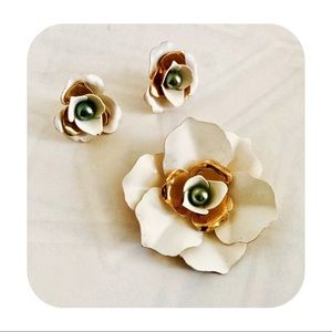 Vintage SARAH COVENTRY "Camellia" White Enamel Flower Brooch & Earring Set 1962
